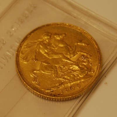 Lot 246 - A Victorian gold sovereign dated 1900