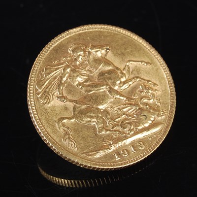 Lot 210 - A George V gold sovereign, dated '1913'.