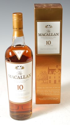Lot 260 - A boxed bottle of the Macallan Highland Single...