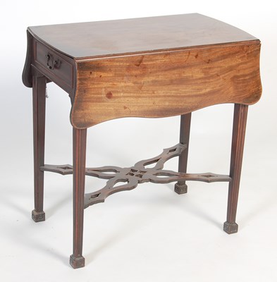 Lot 60 - A George III mahogany drop leaf occasional table