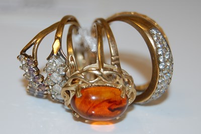 Lot 266 - Six assorted 9ct gold rings together with a...