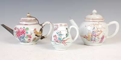 Lot 260 - A group of Chinese famille rose export...