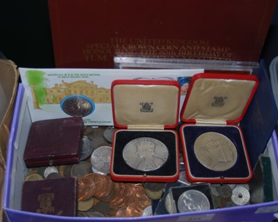 Lot 312 - A box of assorted coinage and commemorative...