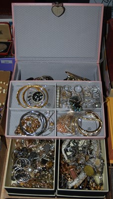 Lot 314 - A pink jewellery box and two other boxes...
