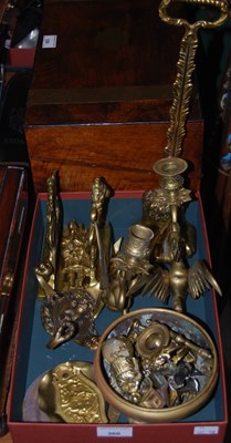 Lot 360 - A box of assorted brassware to include a pair...