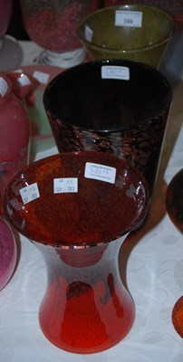 Lot 386 - A group of three assorted Strathearn vases.