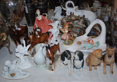 Lot 514 - A collection of assorted porcelain, ceramic...