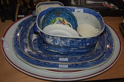 Lot 565 - A collection of blue and white transfer...