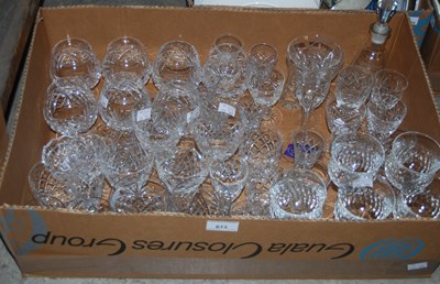 Lot 613 - A box of assorted glassware.