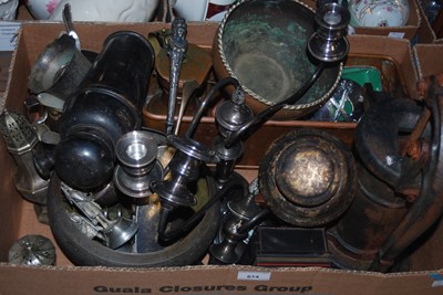Lot 614 - A box of mixed metalware.