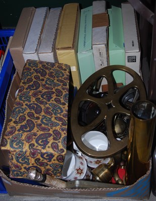 Lot 668 - A box of assorted mixed items to include...