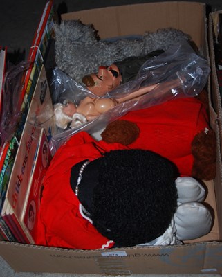 Lot 674 - A box of assorted childrens stuffed toys and...