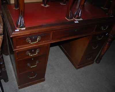 Lot 851 - An early 20th century mahogany twin pedestal...