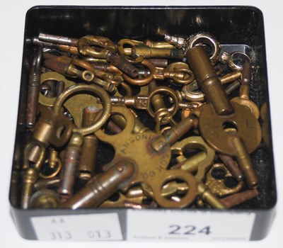 Lot 224 - A collection of assorted pocket watch and...