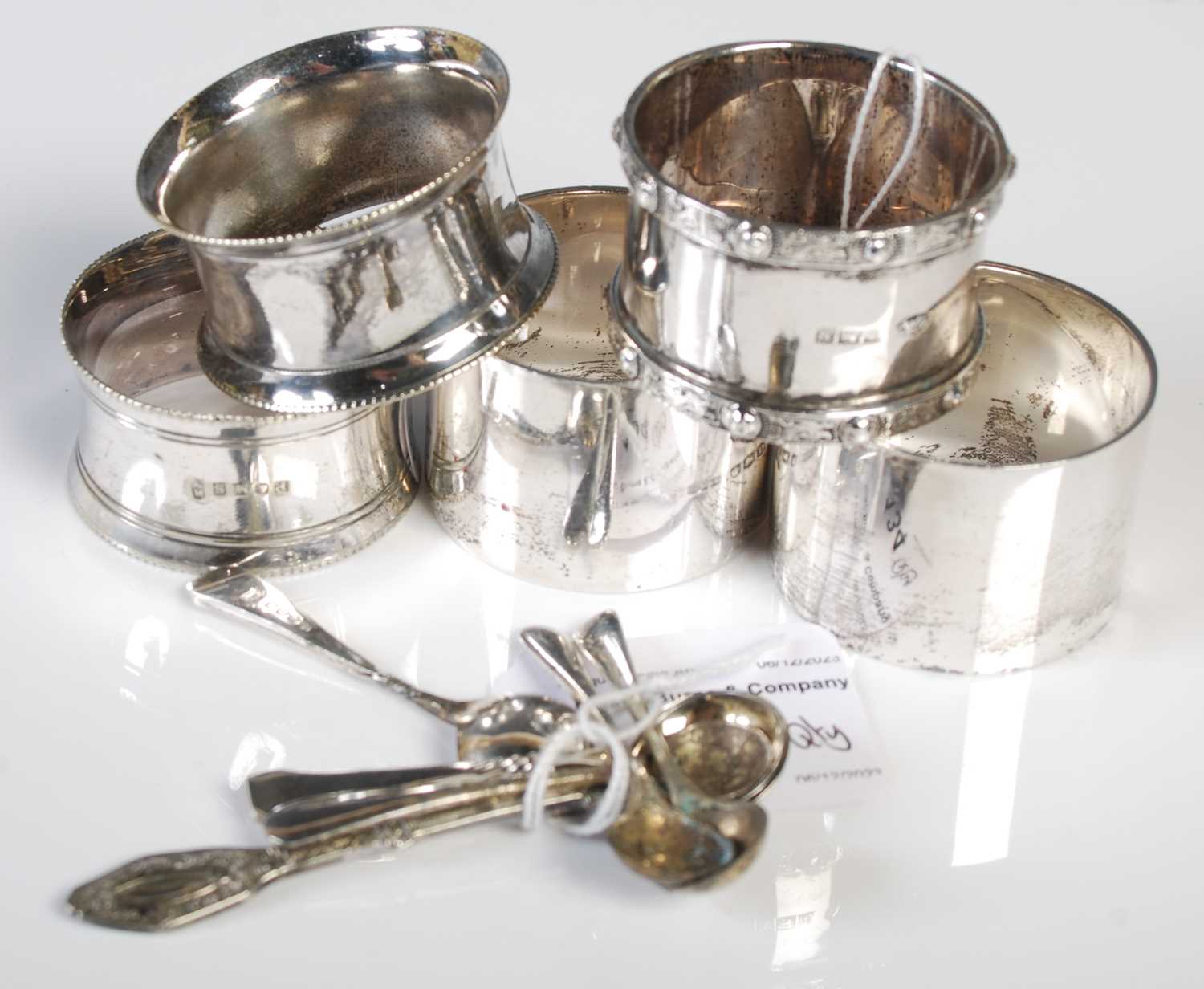 Lot 134 - A collection of assorted silver to include a...