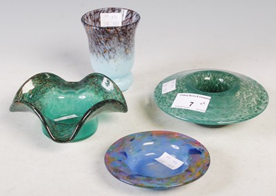 Lot 7 - A collection of Ysart glassware to include a...