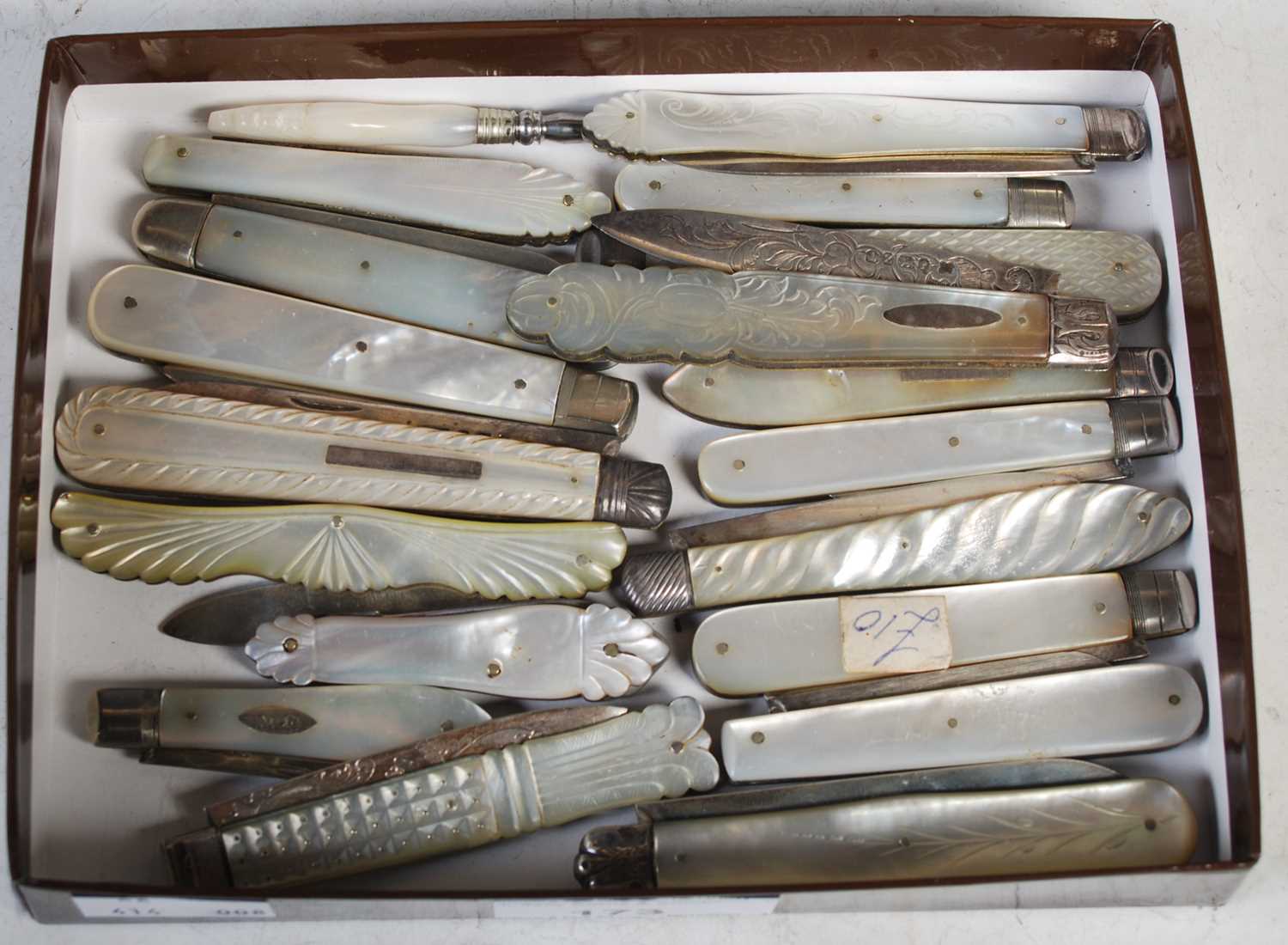 Lot 173 - A collection of eighteen assorted antique...