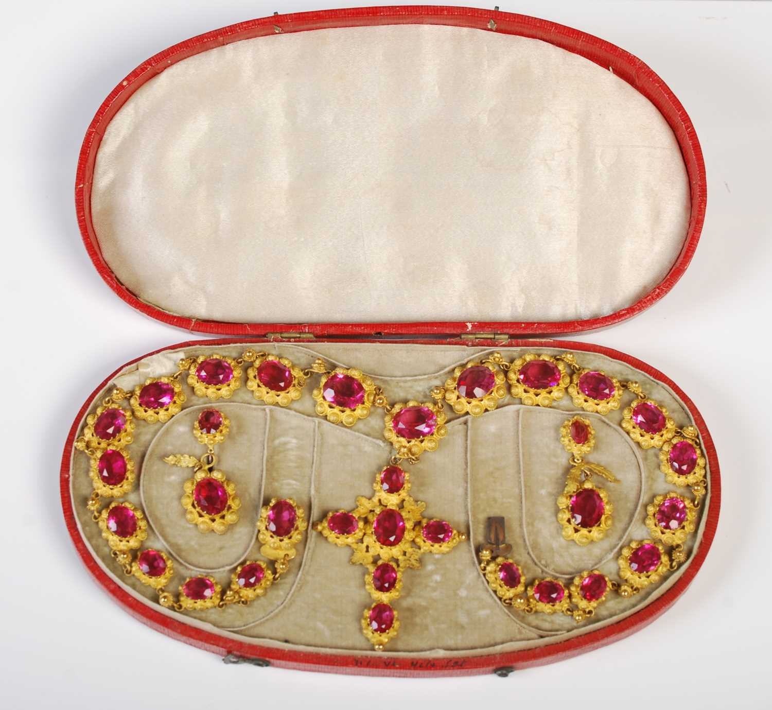 Lot 34 - A 19th century suite of yellow metal and pink...