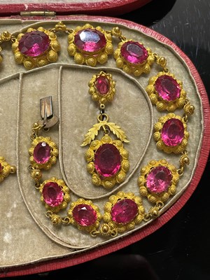 Lot 34 - A 19th century suite of yellow metal and pink...