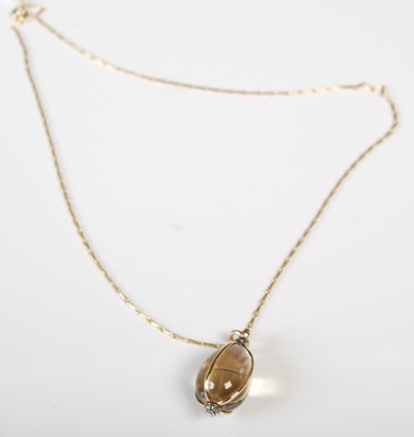 Lot 44 - A yellow metal necklace stamped '750'...