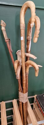 Lot 526 - A group of assorted walking canes to include...