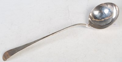 Lot 116 - A George III silver soup ladle, Old English...