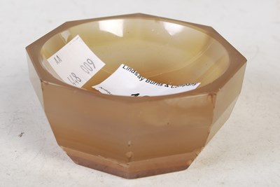 Lot 101 - An agate octagonal-shaped mortar 7.5cm...