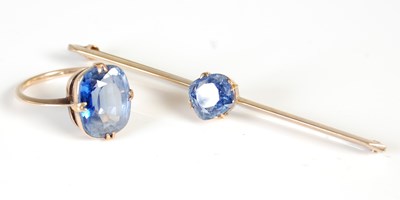 Lot 450 - A collection of jewellery, to include a yellow...