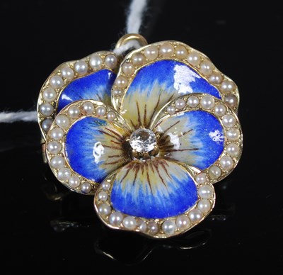 Lot 42 - A late Victorian yellow metal, split pearl,...