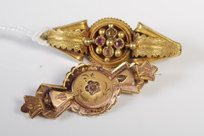 Lot 52 - A late 19th century yellow metal and gem set...