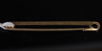 Lot 73 - A yellow metal pin brooch, stamped '9ct', 1.6...