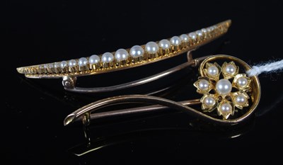 Lot 79 - An early 20th century yellow metal and split...