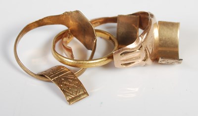 Lot 95 - A group of scrap gold to include a cut 18ct...