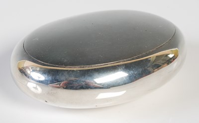 Lot 129 - An Edwardian silver oval-shaped snuff box,...