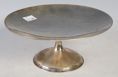 Lot 133 - A Birmingham silver tazza, 1916, makers mark...