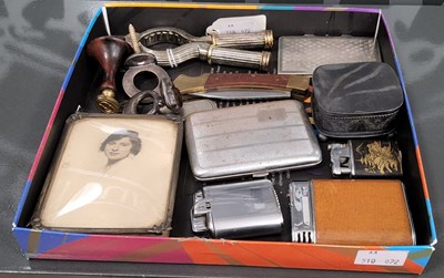 Lot 112 - A collection of various to include assorted...