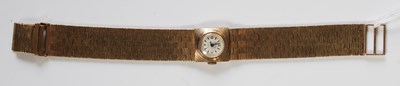 Lot 224 - A vintage ladies 9ct gold Bentima Star...