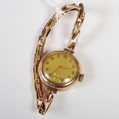 Lot 231 - A vintage 9ct gold cased ladies Cyma...