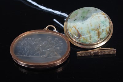 Lot 287D - A yellow metal mounted oval agate brooch with...