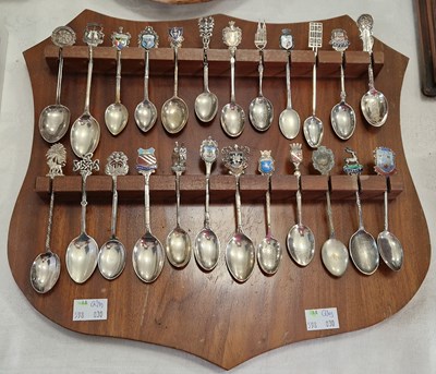 Lot 551 - A collection of mixed Silver and EPNS Souvenir...