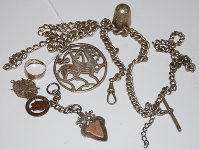 Lot 36 - A collection of silver ware to include an...