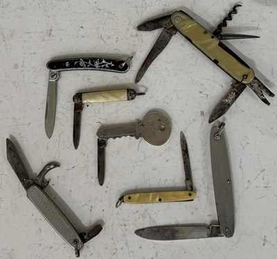 Lot 73 - A collection of seven assorted vintage...