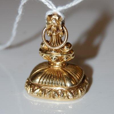 Lot 75 - A late 19th/ early 20th century yellow metal...