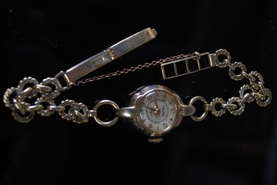 Lot 45 - A vintage ladies 9ct gold Majex bracelet...