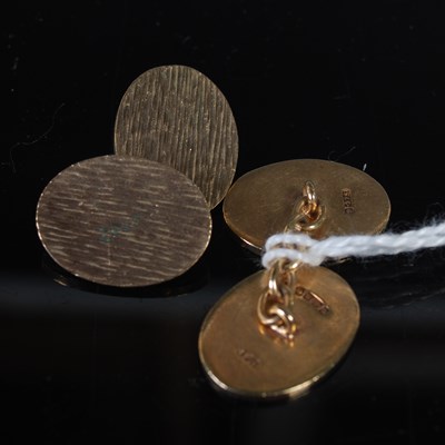 Lot 64 - A pair of gentleman' s 9ct gold oval cufflinks,...