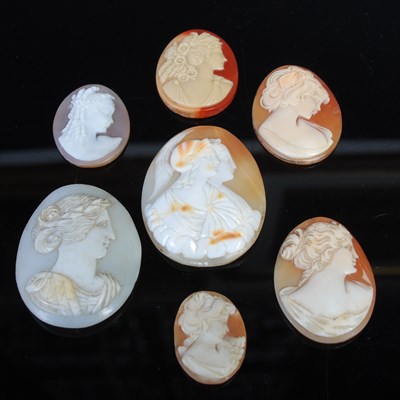 Lot 86 - Seven assorted unmounted oval shaped cameos,...