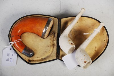 Lot 112 - A vintage white metal mounted Meerschaum pipe...