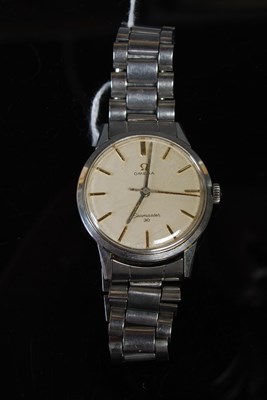 Lot 204 - A vintage gentleman's Omega Seamaster 30...